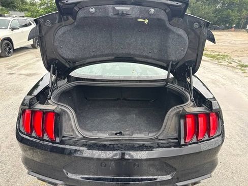 Used 2019 Ford Mustang GT Premium RWD image 7