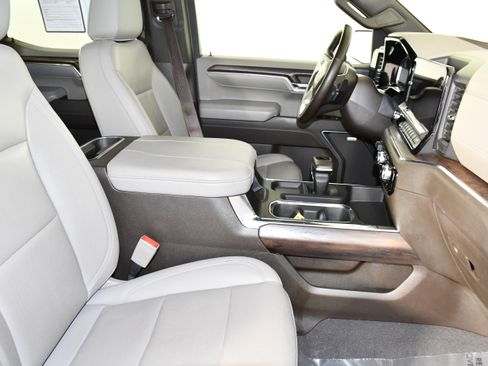 Used 2023 GMC Sierra 1500 SLT w/ SLT Premium Package image 46