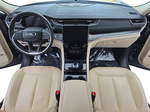 Used 2022 Jeep Grand Cherokee L Limited w/ Black Appearance Package RWD image 9