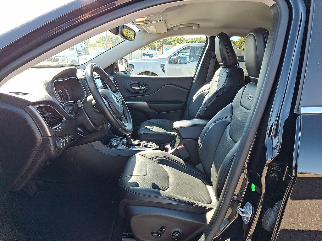 Used 2019 Jeep Cherokee Limited AWD/4WD image 17