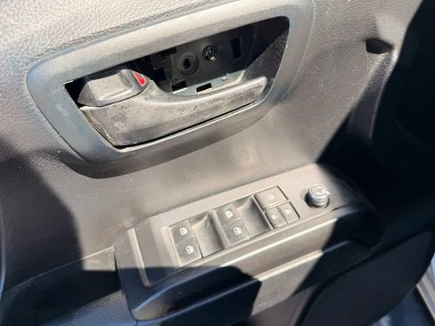 Used 2019 Toyota Tacoma SR5 RWD image 14