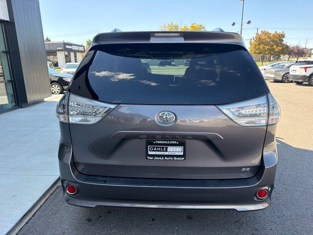 Used 2017 Toyota Sienna SE Premium FWD image 6