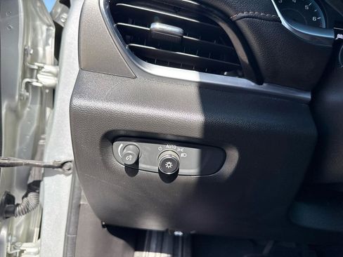 Used 2020 Chevrolet Traverse LS FWD image 26