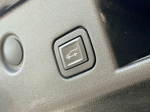 Used 2019 Chevrolet Equinox LT w/ Driver Convenience Package FWD image 27