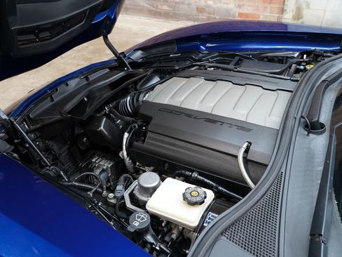 Used 2016 Chevrolet Corvette Stingray Coupe w/ Carbon Flash Badge Package image 30