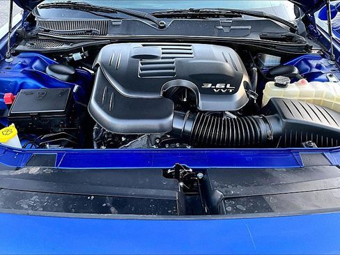 Used 2021 Dodge Challenger SXT w/ Blacktop Package image 9