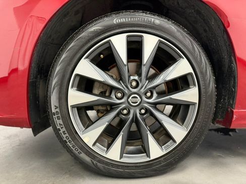 Used 2019 Nissan Sentra SR w/ Premium Package (SR) FWD image 64