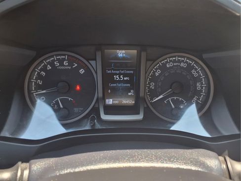 Used 2022 Toyota Tacoma TRD Sport w/ Technology Package RWD image 18