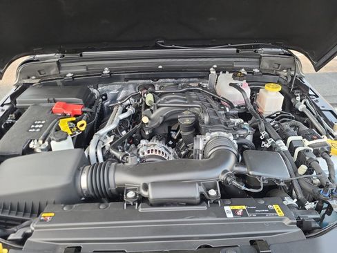 Used 2025 Jeep Gladiator Sport image 20