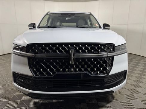 Certified 2025 Lincoln Navigator L Black Label AWD/4WD image 8