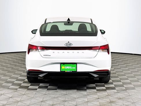 Used 2022 Hyundai Elantra SEL w/ Convenience Package FWD image 8
