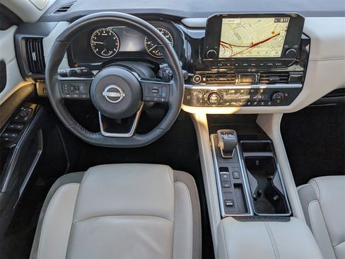 Certified 2024 Nissan Pathfinder SL w/ SL Premium Package image 9