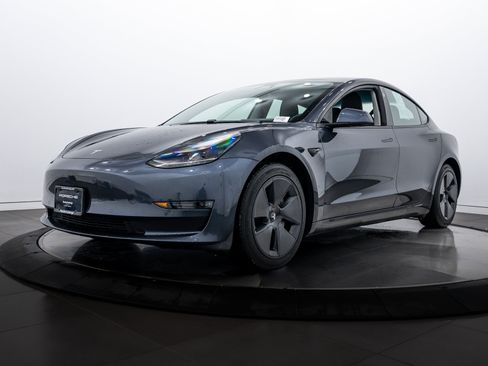 Used 2021 Tesla Model 3 Long Range image 1