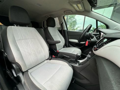 Used 2018 Chevrolet Trax LT AWD/4WD image 4