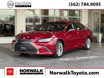 Used 2019 Lexus ES 300h w/ Luxury Package