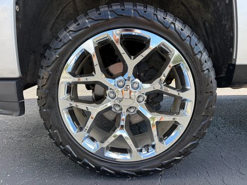 Used 2018 Chevrolet Silverado 1500 LT w/ Texas Edition AWD/4WD image 10