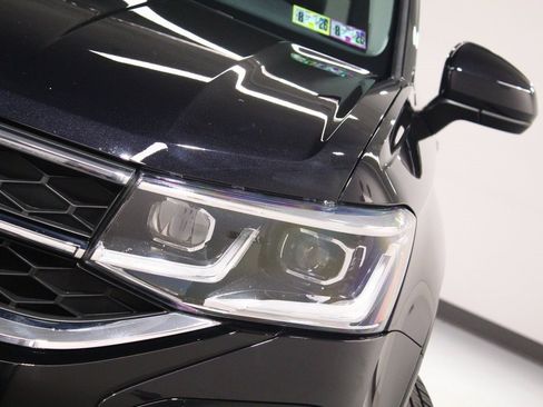 Used 2022 Volkswagen Taos SEL image 7