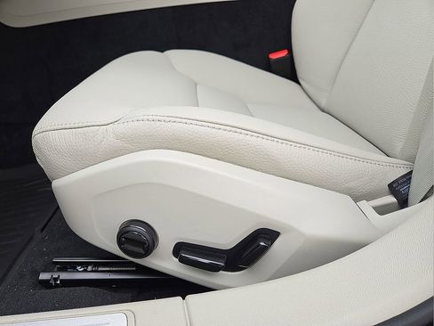 New 2026 Volvo V60 B5 Cross Country Plus w/ Protection Package Premier image 24