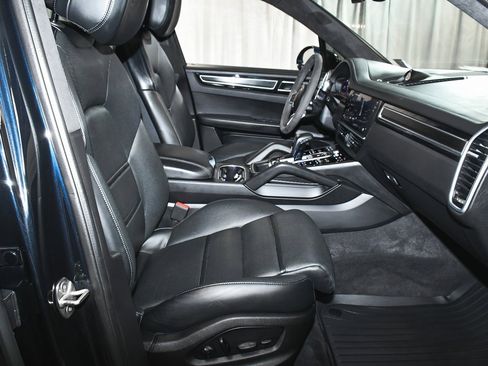 Used 2023 Porsche Cayenne GTS image 62