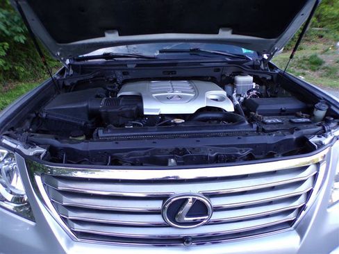 Used 2009 Lexus LX 570 4WD image 47