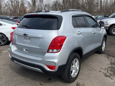 Used 2019 Chevrolet Trax LT w/ LT Convenience Package image 3