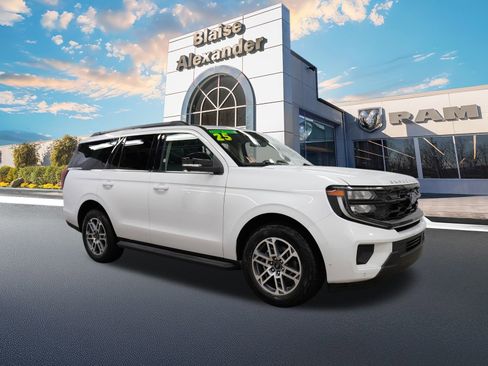 Used 2025 Ford Expedition Active image 1