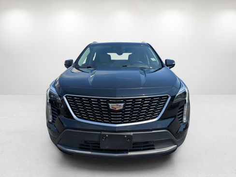 Used 2023 Cadillac XT4 Premium Luxury AWD/4WD image 2