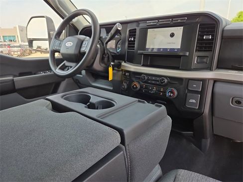 Used 2024 Ford F350 XLT image 15