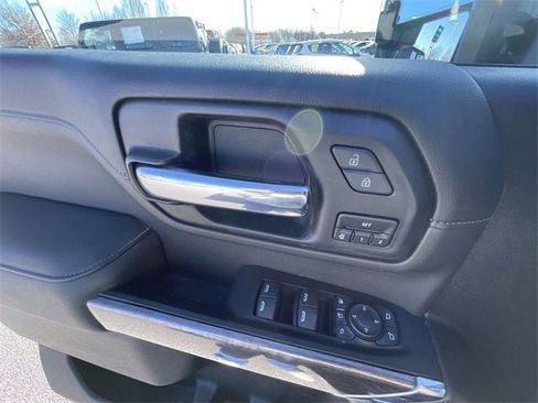 Used 2022 Chevrolet Silverado 2500 LTZ image 24