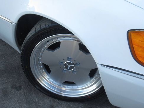 Used 1992 Mercedes-Benz 300 SE image 4