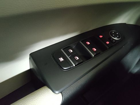 Used 2023 Kia Forte LXS image 27