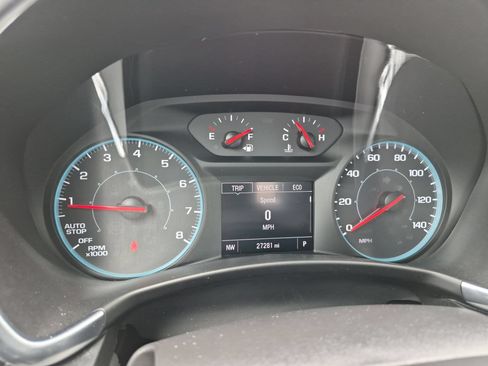 Certified 2022 Chevrolet Equinox LS AWD/4WD image 11