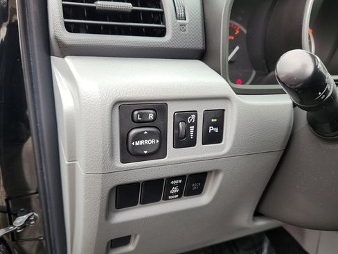 Used 2010 Toyota 4Runner Limited image 12