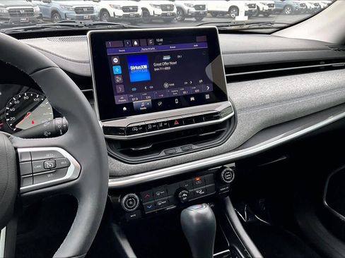 Used 2022 Jeep Compass Latitude image 6