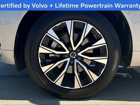 Used 2023 Volvo XC60 B5 Core image 11