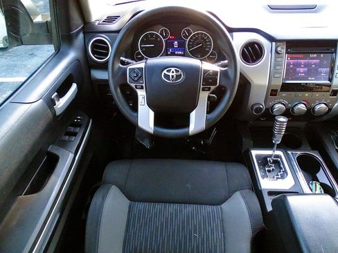 Used 2014 Toyota Tundra SR5 w/ SR5 Upgrade Package AWD/4WD image 31
