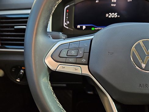 Used 2023 Volkswagen Atlas SE image 17