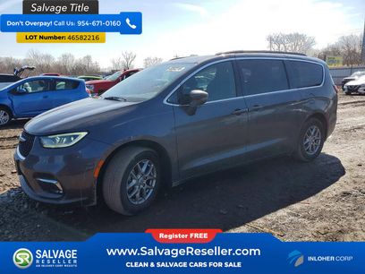 Used 2022 Chrysler Pacifica Touring