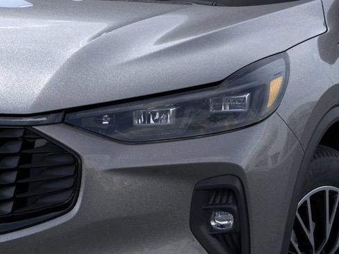 Used 2025 Ford Escape SE w/ PHEV Premium Package FWD image 18