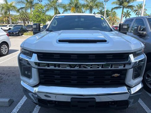 Used 2023 Chevrolet Silverado 2500 LT AWD/4WD image 3