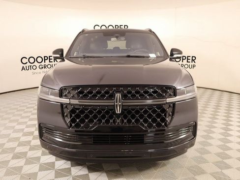New 2025 Lincoln Navigator L Reserve w/ Jet Appearance Package image 9