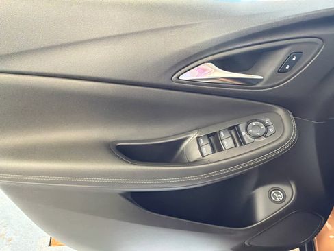 Used 2025 Buick Encore GX Preferred FWD image 18