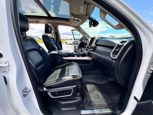 Used 2019 RAM 1500 Laramie image 32