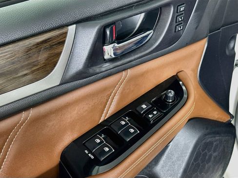 Used 2019 Subaru Outback 3.6R Touring w/ Popular Package #3A AWD/4WD image 21