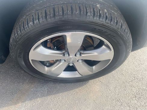 Used 2015 Jeep Grand Cherokee Limited w/ Trailer Tow Group IV image 32