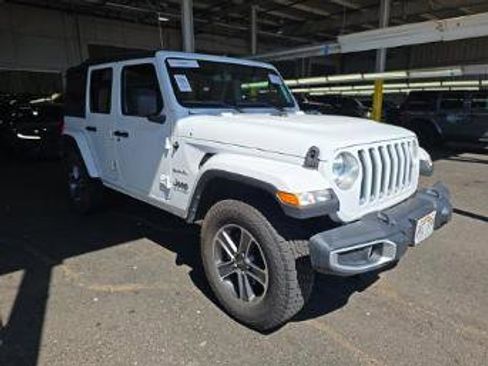 Used 2023 Jeep Wrangler Unlimited Sahara w/ Cold Weather Group AWD/4WD image 3