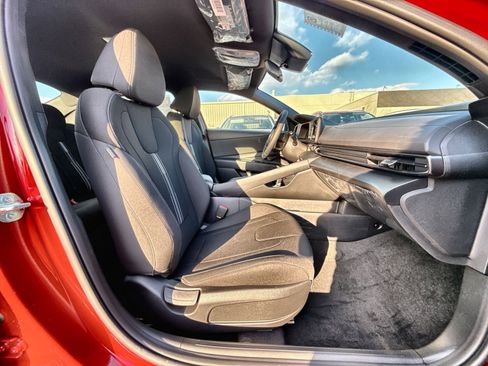 New 2026 Hyundai Elantra Sport image 25