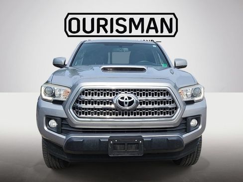 Used 2016 Toyota Tacoma TRD Sport w/ Towing Package RWD image 2