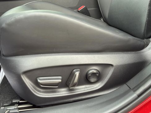 Used 2024 Toyota Prius XLE FWD image 29