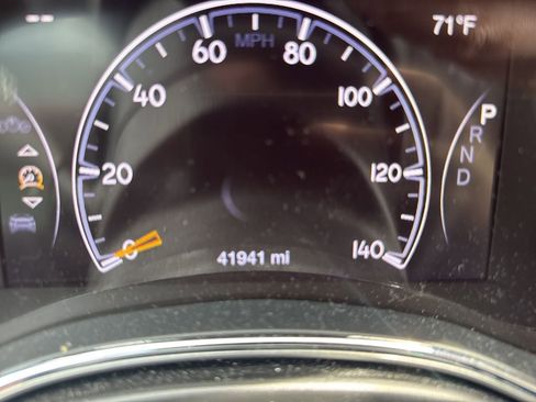 Used 2018 Jeep Grand Cherokee Limited AWD/4WD image 2